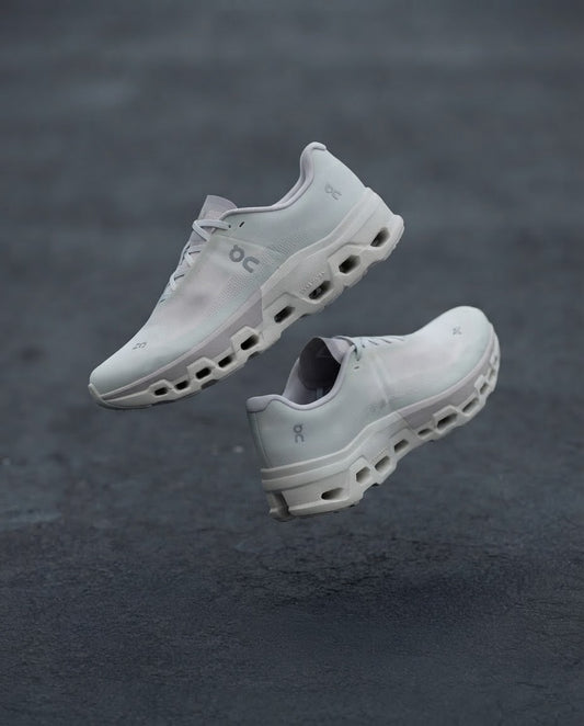 On cloud runner beish Gris