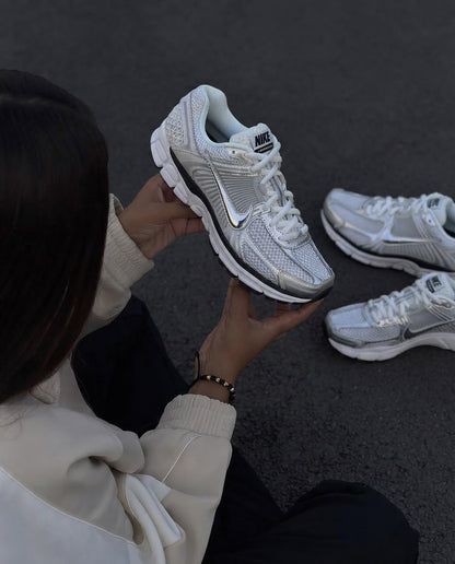Nike voomero plateada