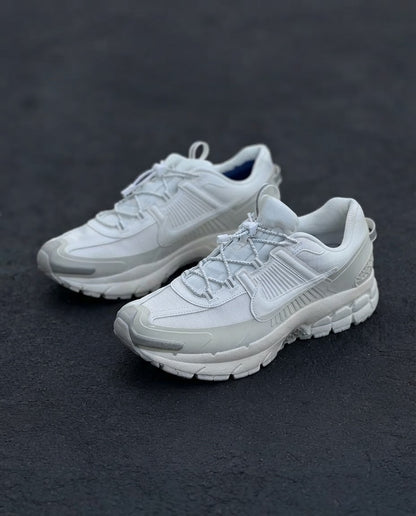 Nike voomero roam blanca