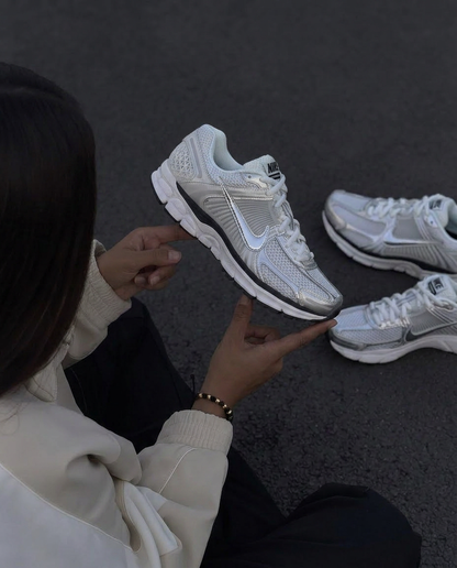 Nike voomero plateada