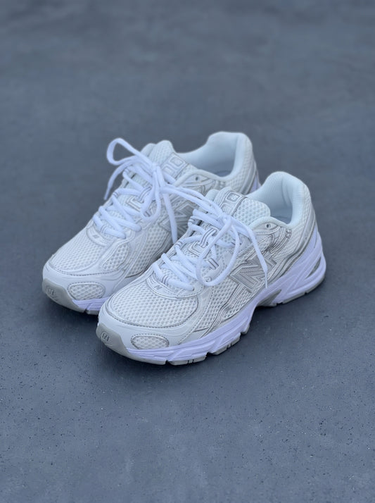 New Balance 740 blanca gris