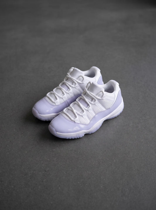 Nike Air Jordan 11 Low Blanca Lila