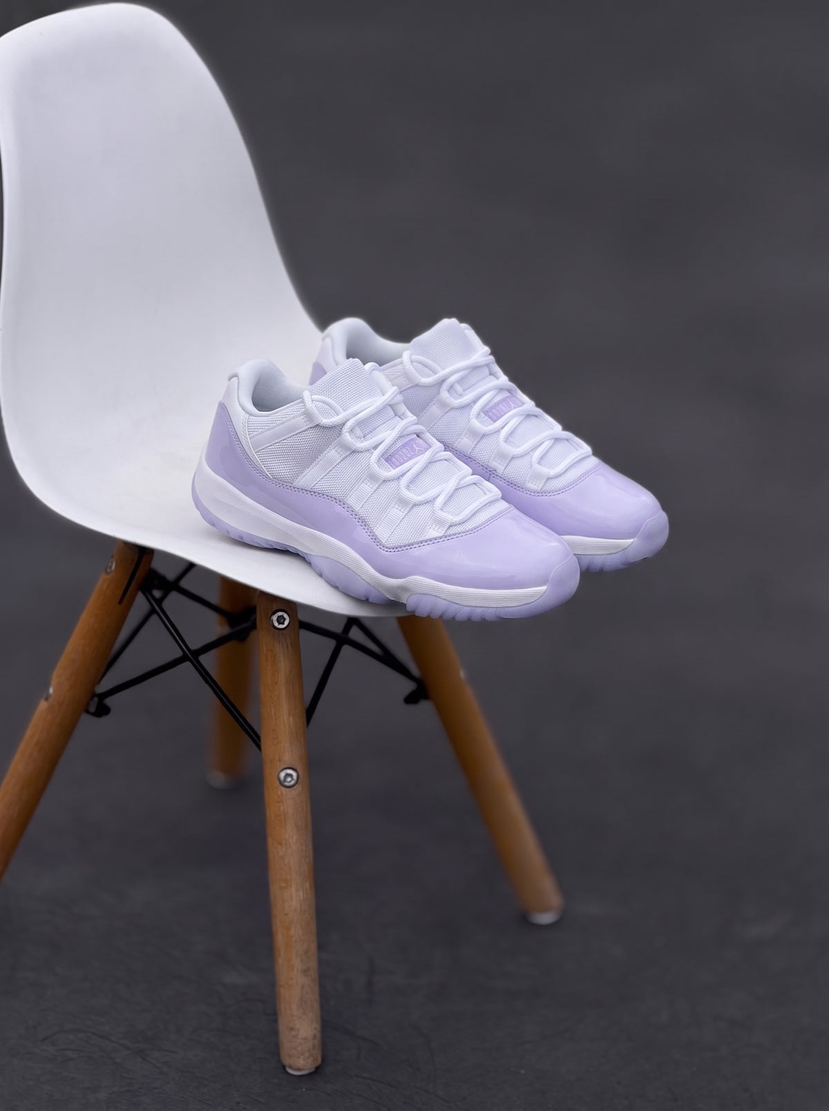 Nike Air Jordan 11 Low Blanca Lila