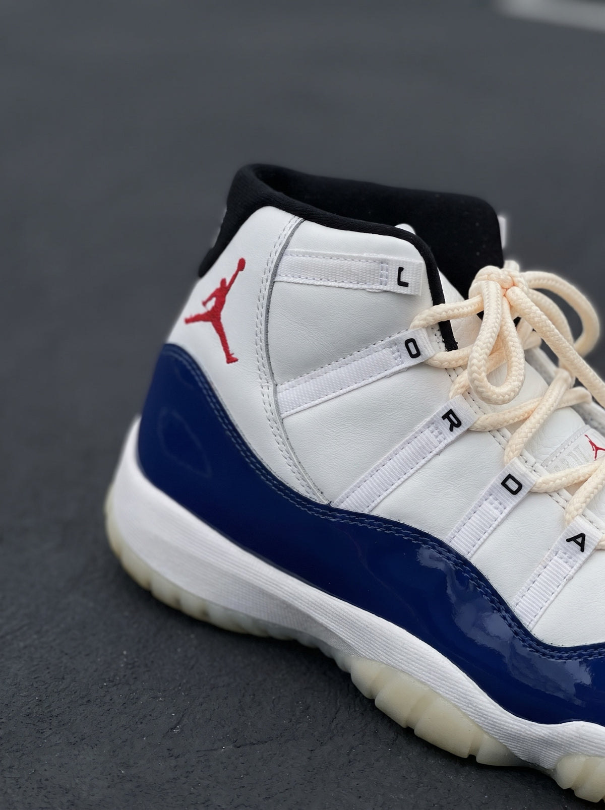 Nike Air Jordan 11 Retro Blanca Azul Rey Roja
