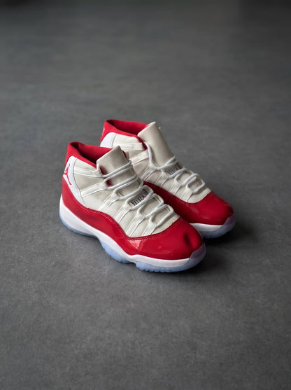 Nike Air Jordan 11 Retro Cherry Blanca Roja