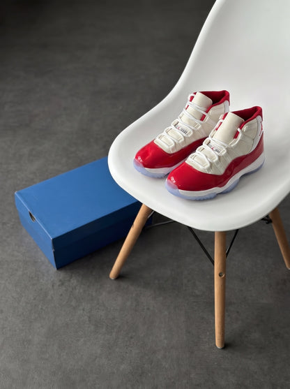 Nike Air Jordan 11 Retro Cherry Blanca Roja