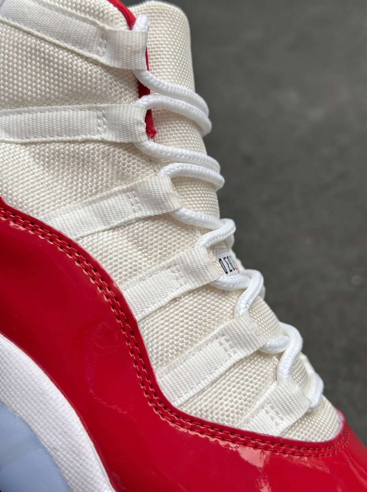 Nike Air Jordan 11 Retro Cherry Blanca Roja