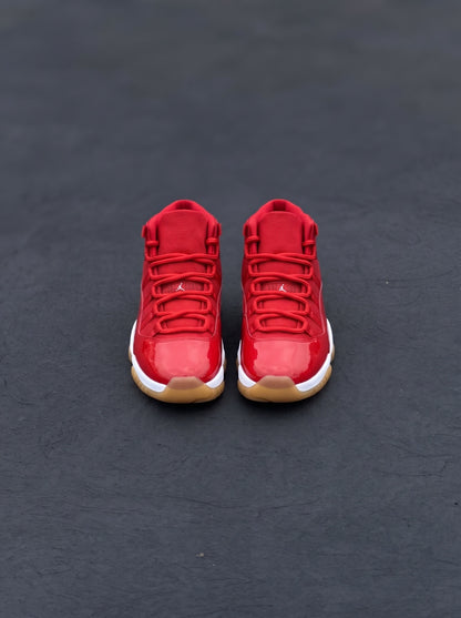 Nike Air Jordan 11 Retro Roja Suela Caramelo