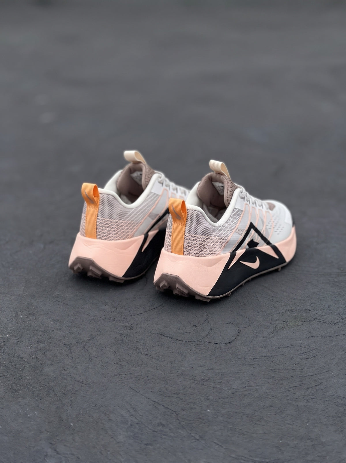 Nike Juniper Trail 2 Gris Durazno Negra