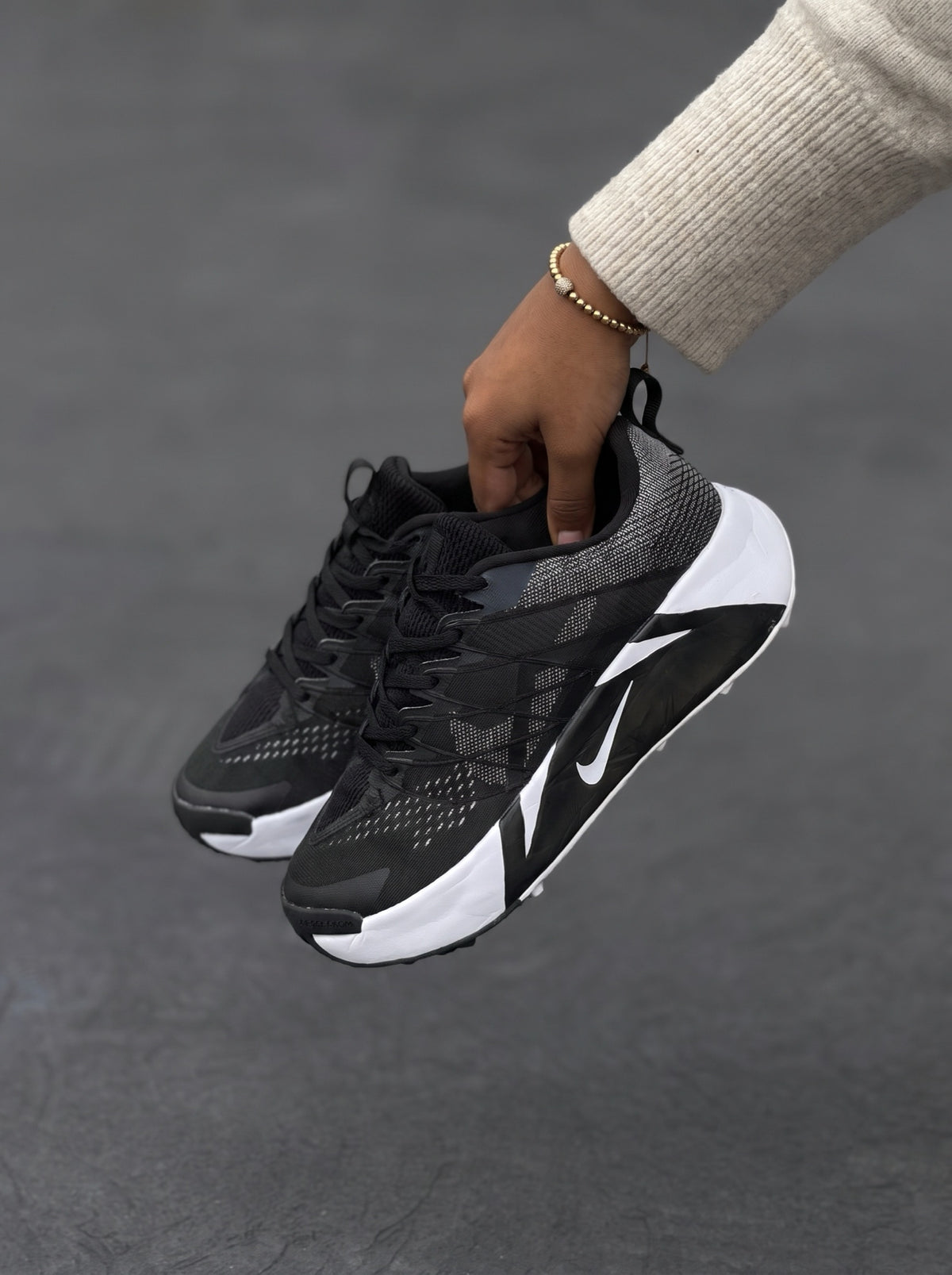 Nike Juniper Trail 2 Gris Oscuro Negra Blanca