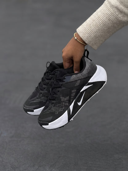Nike Juniper Trail 2 Gris Oscuro Negra Blanca