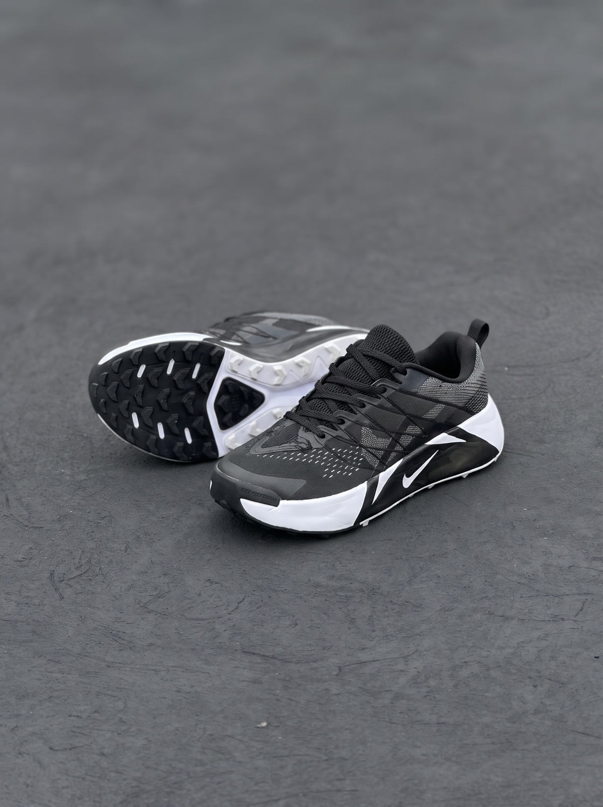 Nike Juniper Trail 2 Gris Oscuro Negra Blanca