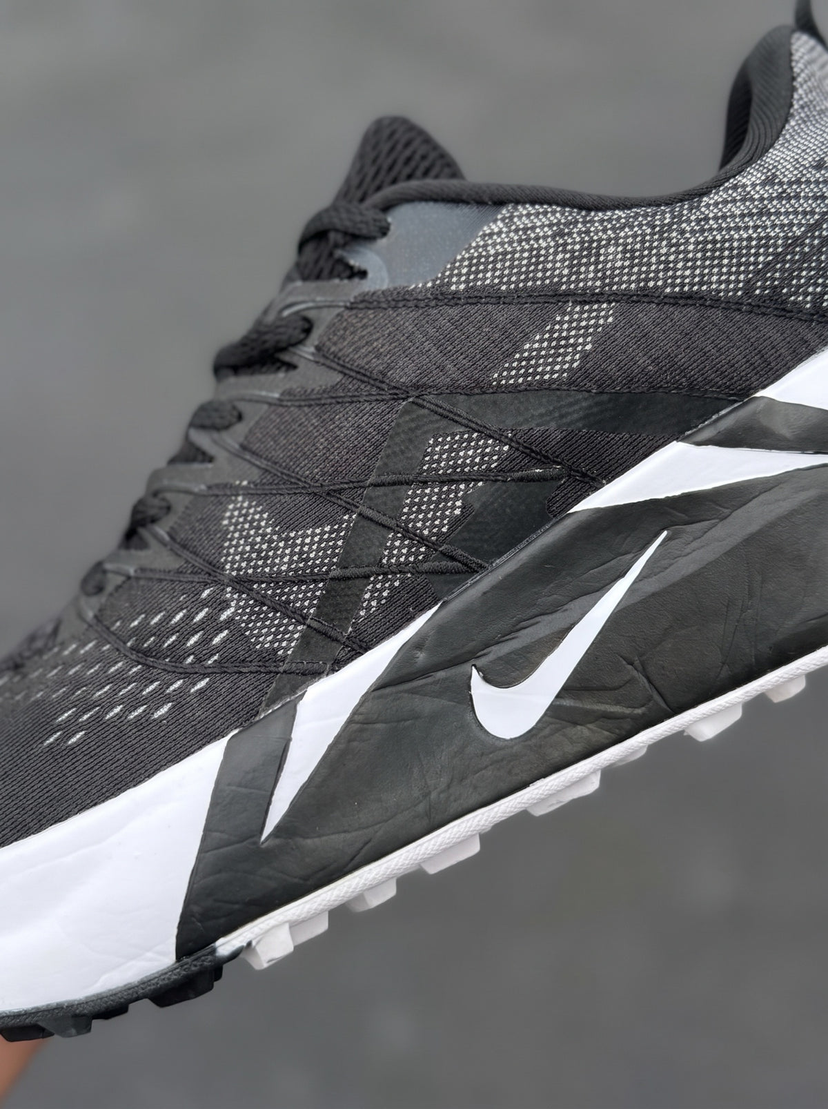 Nike Juniper Trail 2 Gris Oscuro Negra Blanca