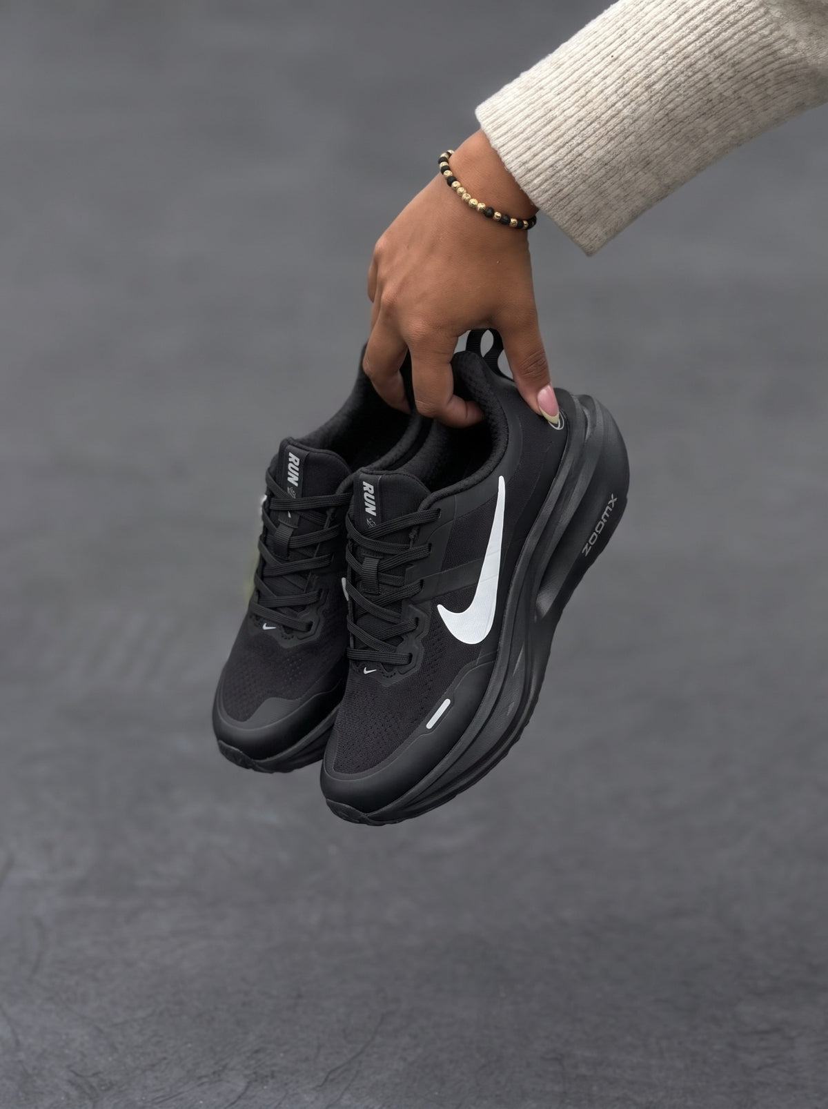 Nike Vomero 18 Negra
