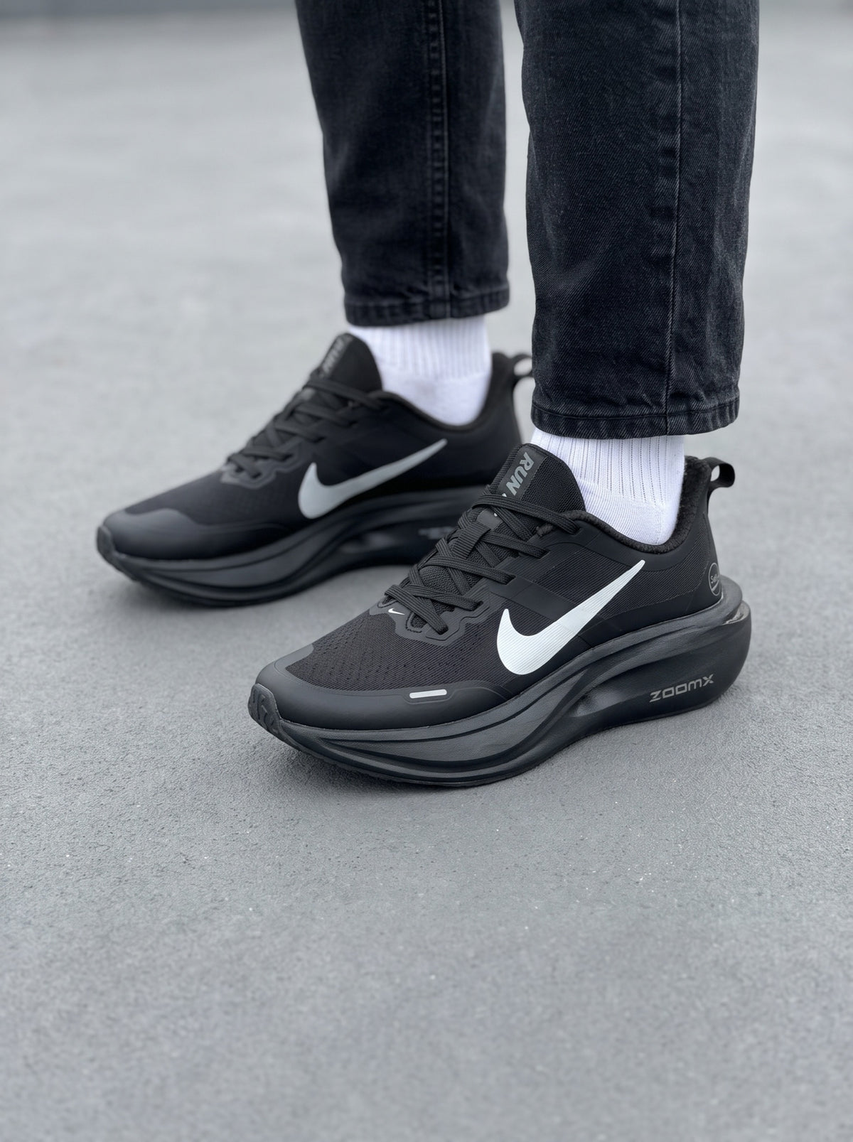 Nike Vomero 18 Negra