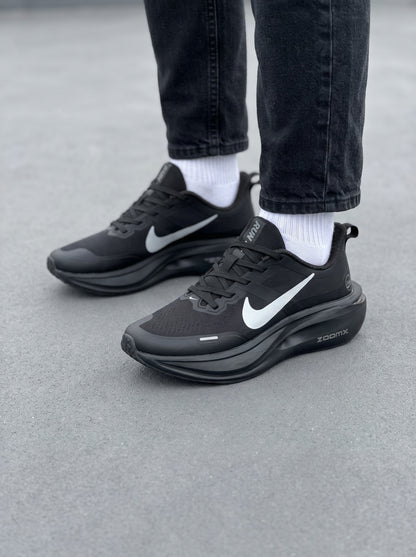 Nike Vomero 18 Negra