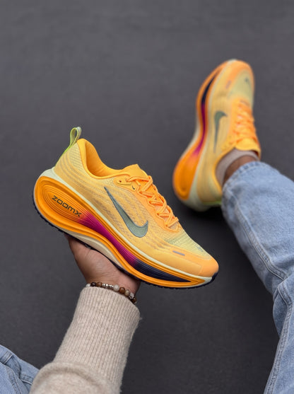 Nike Vomero Plus Amarilla Naranja