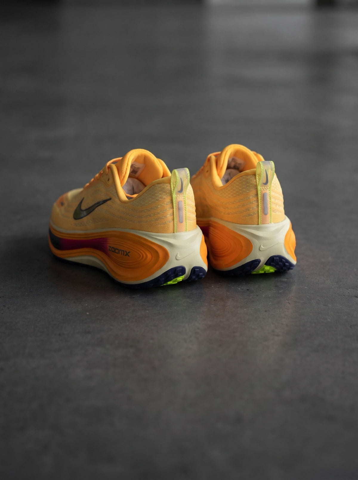 Nike Vomero Plus Amarilla Naranja