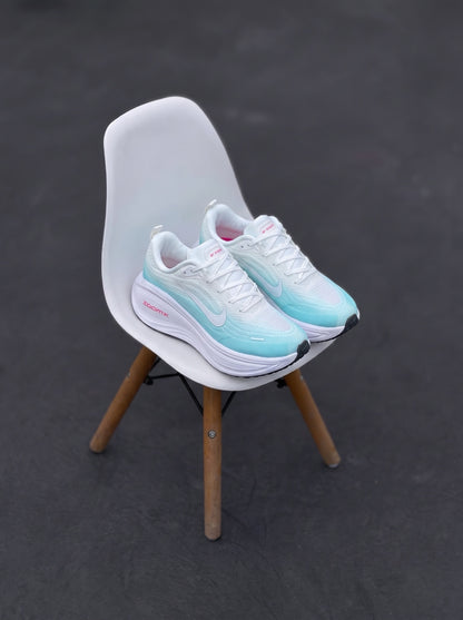 Nike Vomero Plus Blanca Aguamarina