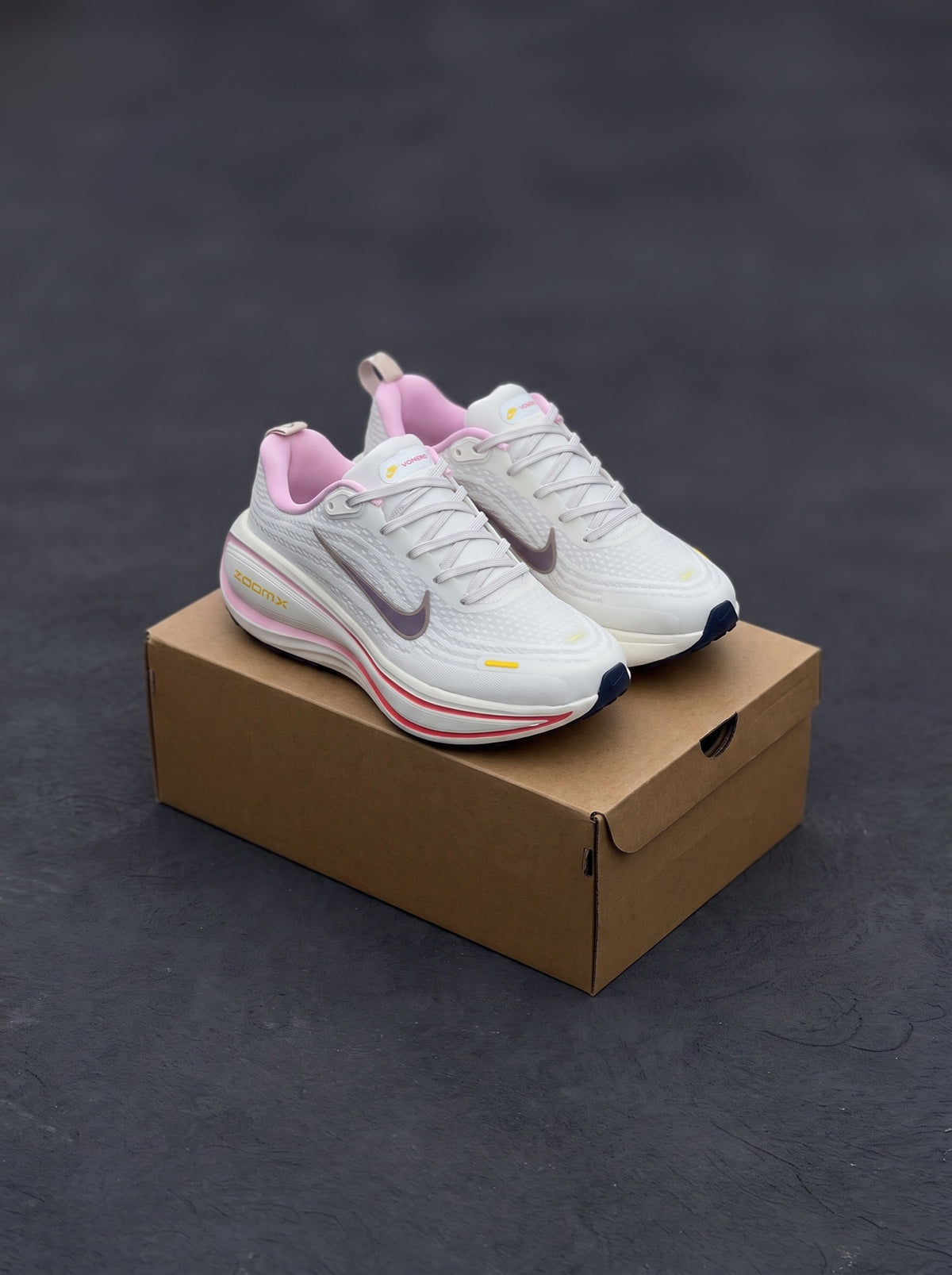 Nike Vomero Plus Blanca Rosa Coral