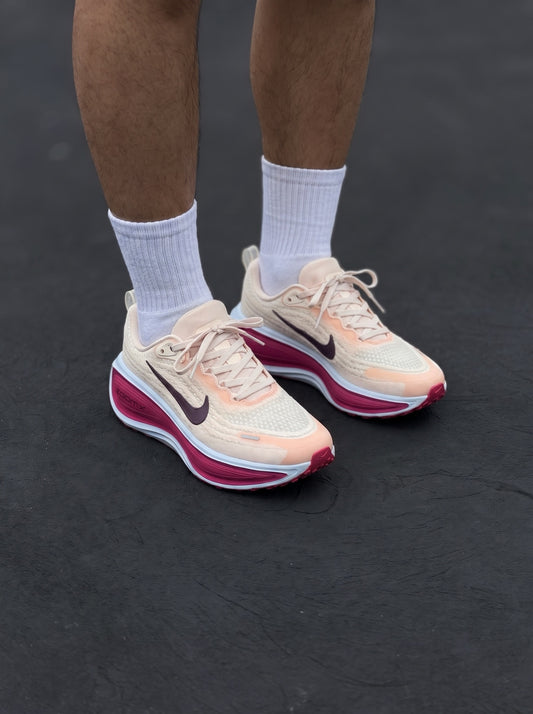 Nike Vomero Plus Crema Fucsia