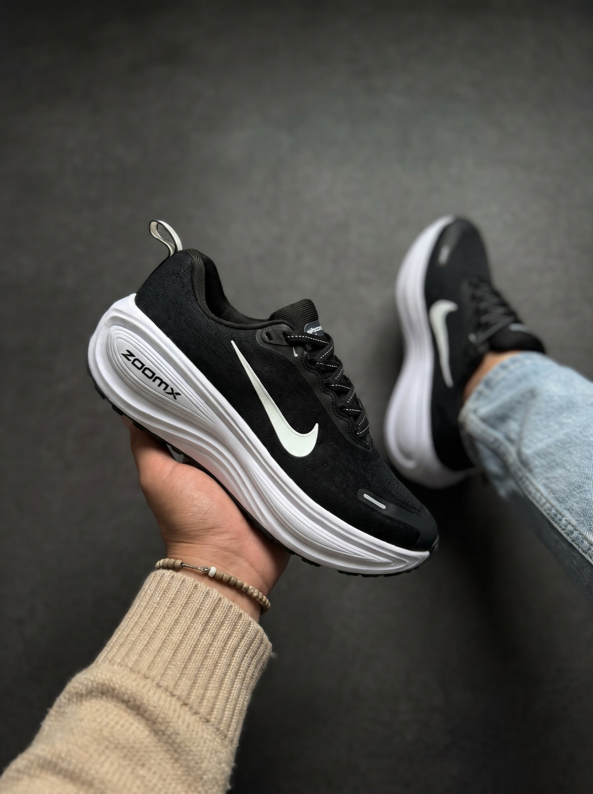 Nike Vomero Plus Negra Blanca