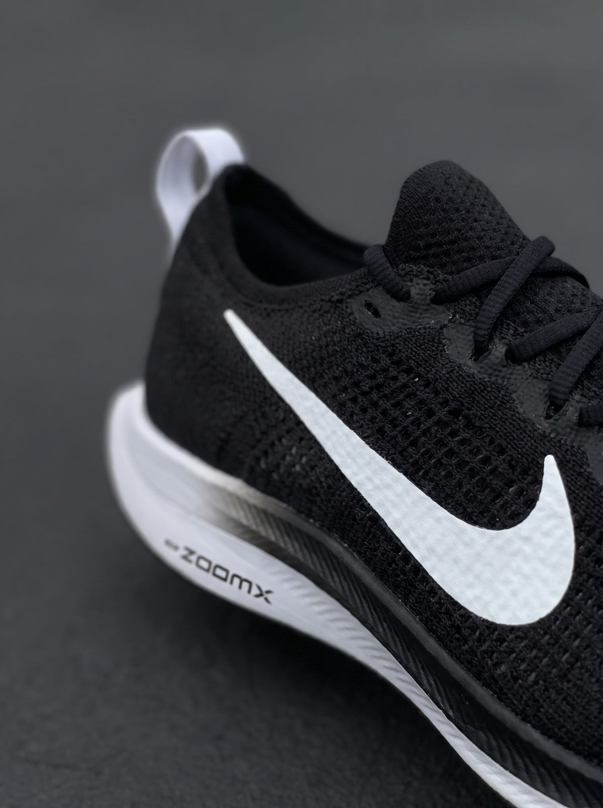 Nike Vomero Plus Negra Blanca