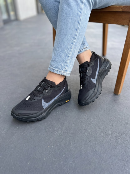 Nike ZoomX Zegama Trail 2 Negra Gris
