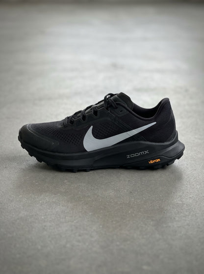 Nike ZoomX Zegama Trail 2 Negra Gris