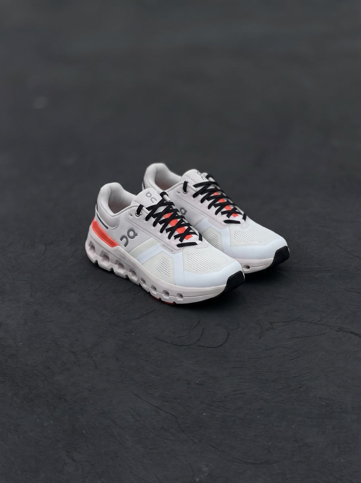 On Cloudrunner 2 Blanca Coral