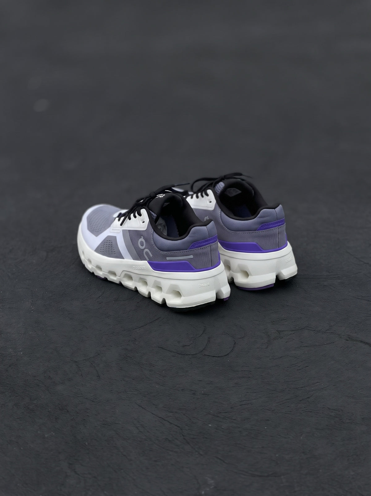 On Cloudrunner 2 Gris Morada