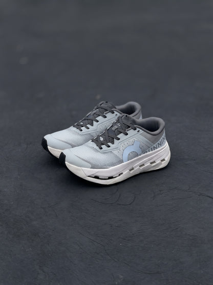 On Cloudsurfer Next Gris Celeste