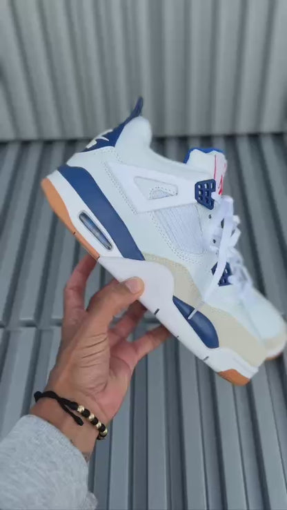 Jordan Retro 4 SB blanca AZUL
