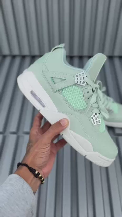 Jordan Retro 4 seafoam