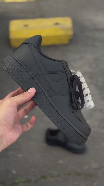 Nike Air Force One Black Classic