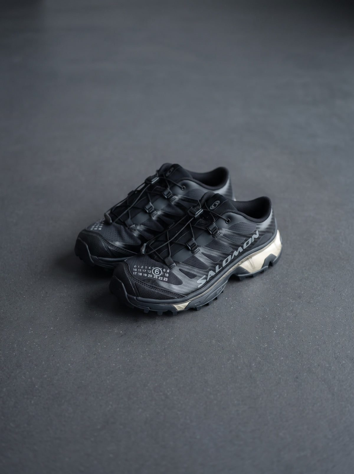 Salomon x MM6 Maison Margiela XT-4 Negra Crema