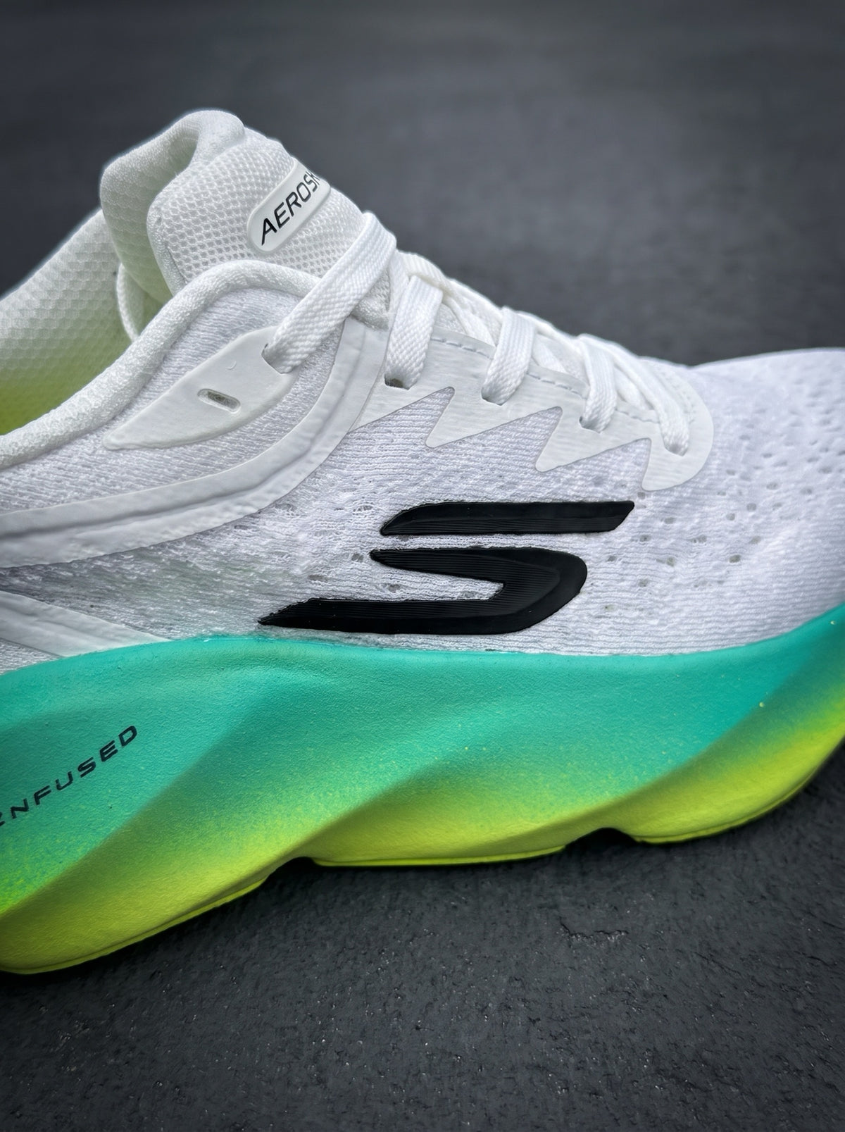 Skechers Aero Burst Blanca Verde Amarilla