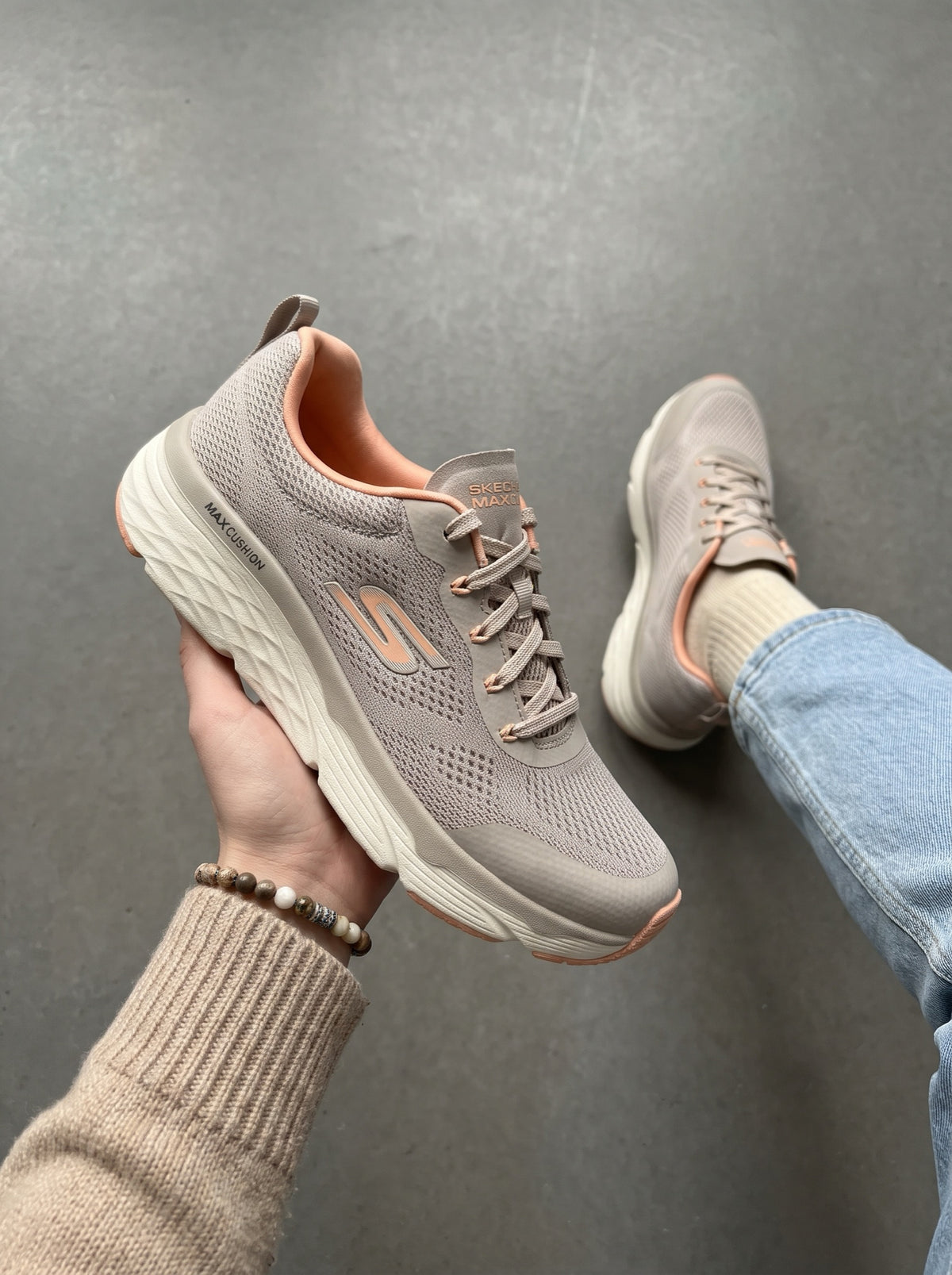 Skechers Max Cushion Beige Durazno