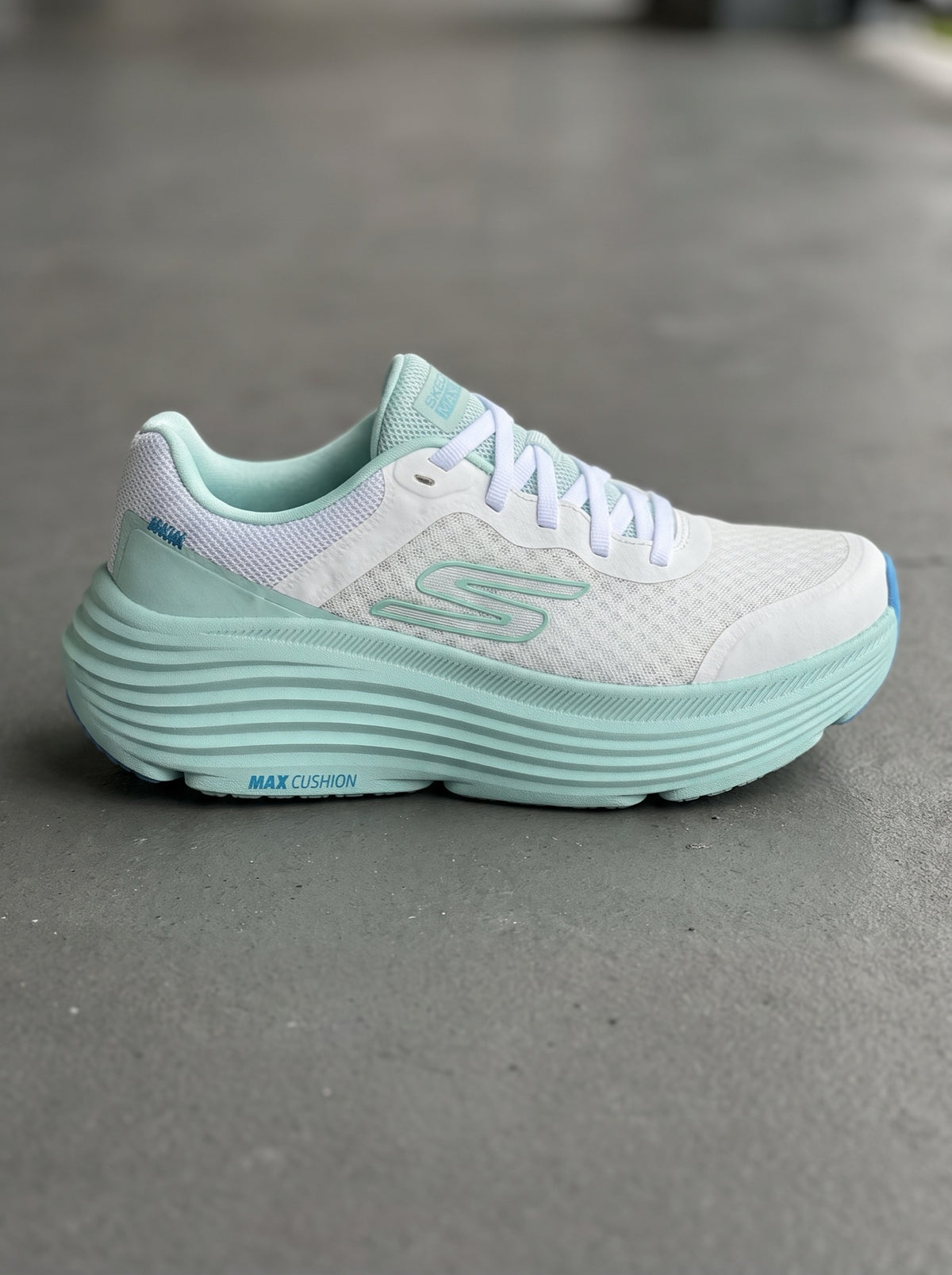 Skechers Max Cushion Blanca Aguamarina