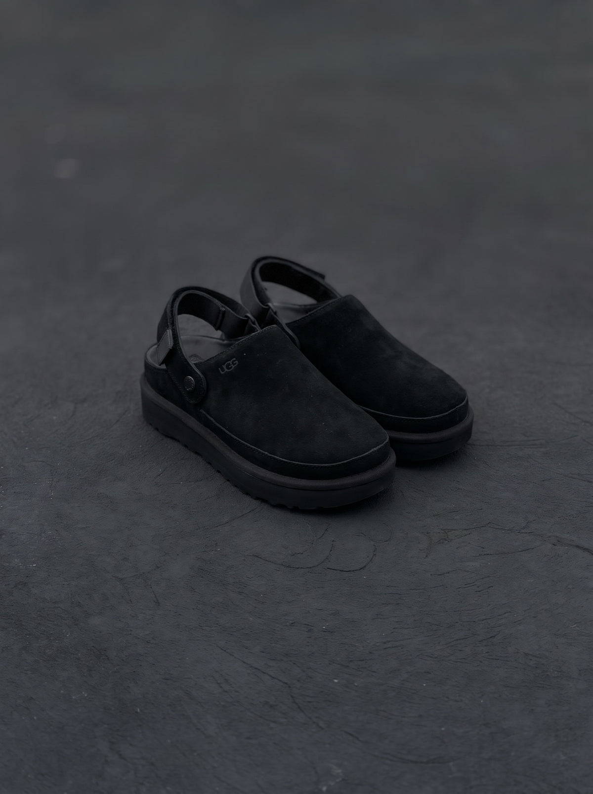 UGG Goldenstar Clog Negra