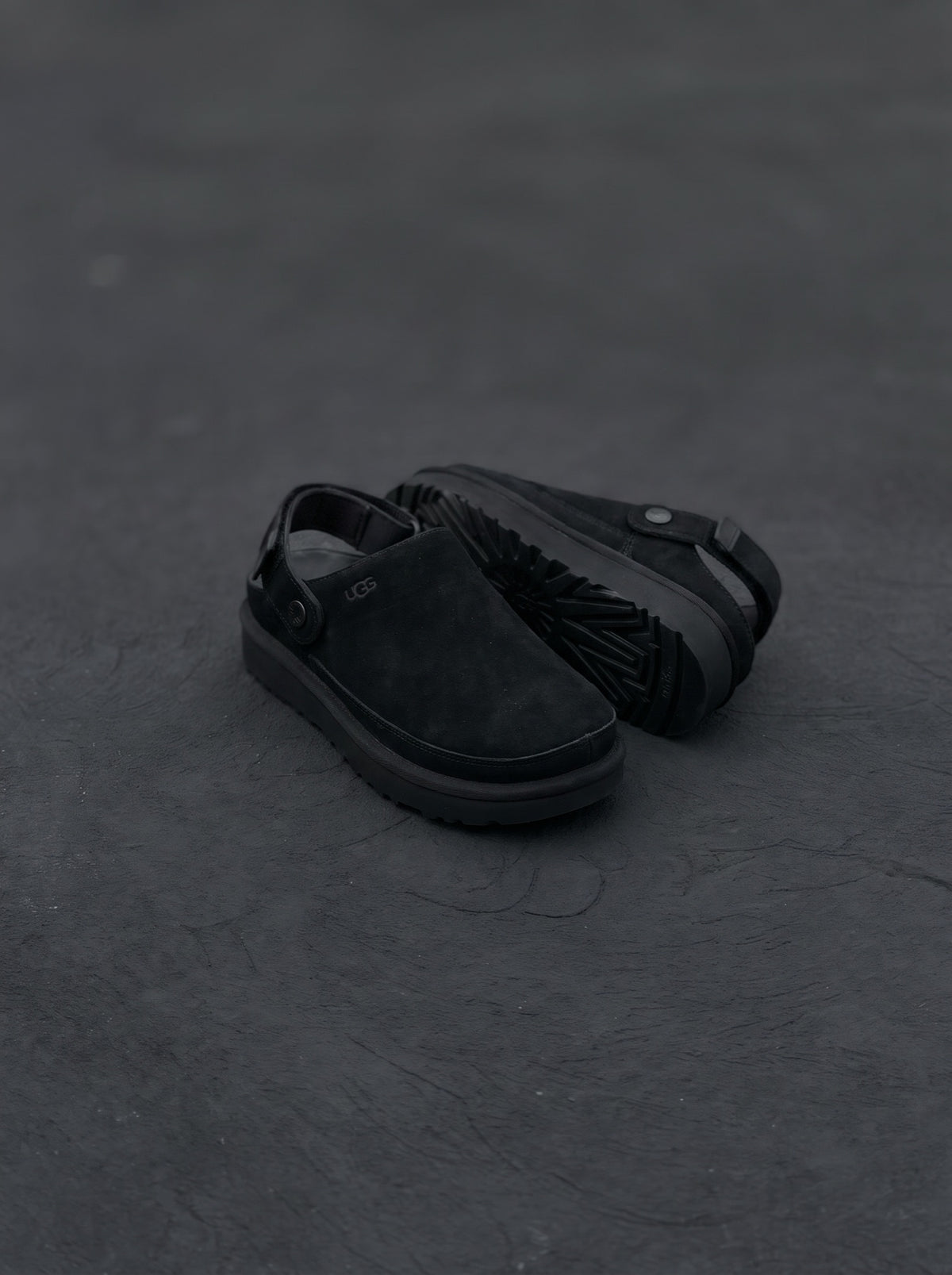 UGG Goldenstar Clog Negra