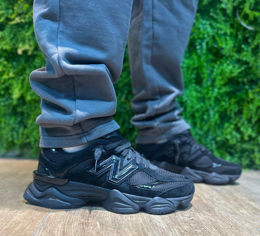 New Balance 9060 Negra foto 1