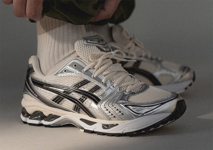 Asics Gel Kayano 14 Crema / Plata foto 1