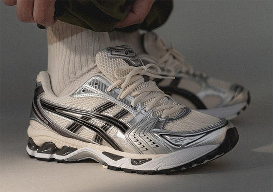 Asics Gel Kayano 14 Crema / Plata foto 1
