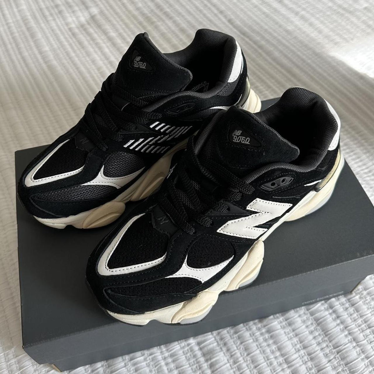 New Balance 9060 Black x White foto 3