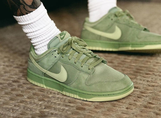 Nike Dunk Low Oil Green foto 1