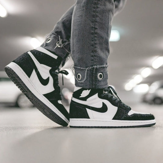 Nike Air Jordan 1 Low Panda foto 1