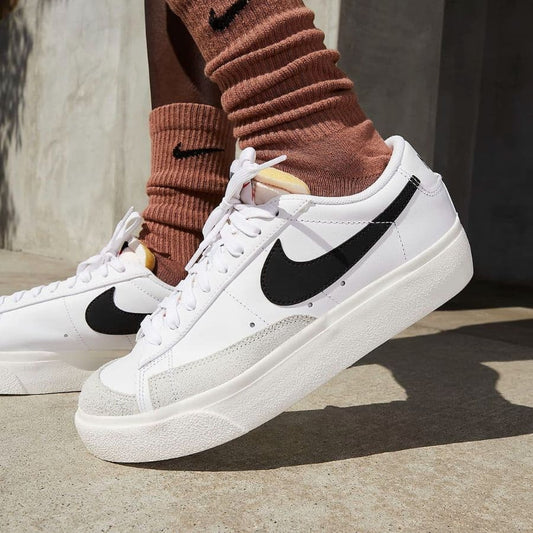Nike Blazer Low Platform Blanca foto 1