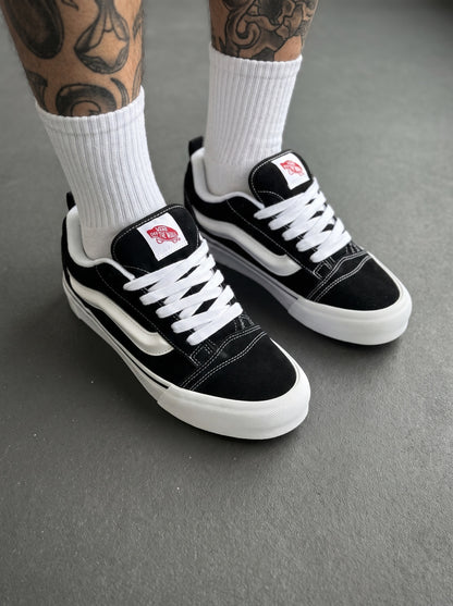 Vans Knu Skool Negra Blanca